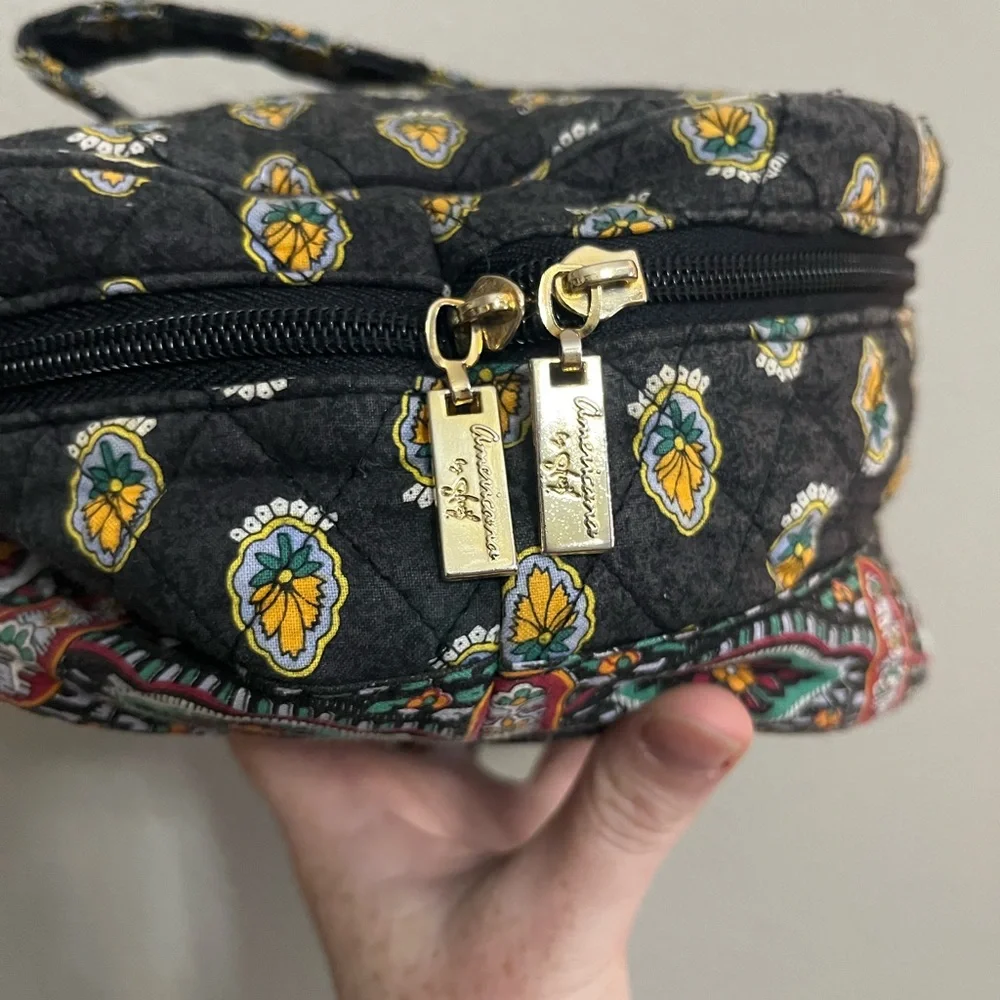 Americana by Sharif‎ quilted travel cosmetics storage bag